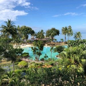 Meet your Posher, Olaniyi